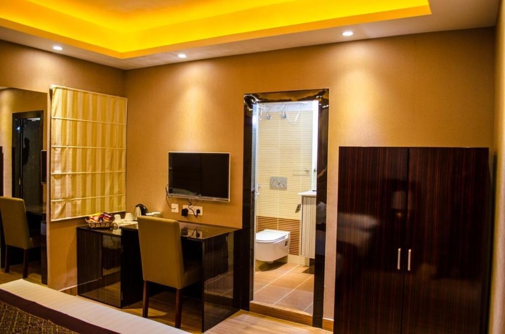 Hotel Comfotel كولكاتا المظهر الخارجي الصورة
