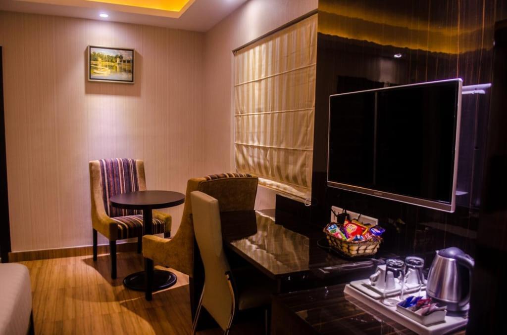 Hotel Comfotel كولكاتا المظهر الخارجي الصورة